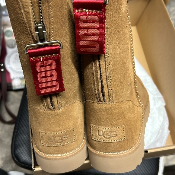 Ugg boots - Picture 3 of 4